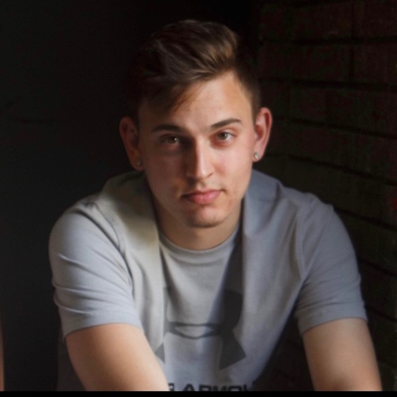 Meet your Posher, Tyler - Picture 1 of 1